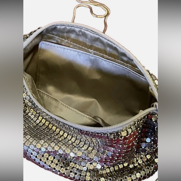 LA Regale Ltd - VINTAGE, Zipper chain metallic silver purse, metal chain - Picture 2 of 9